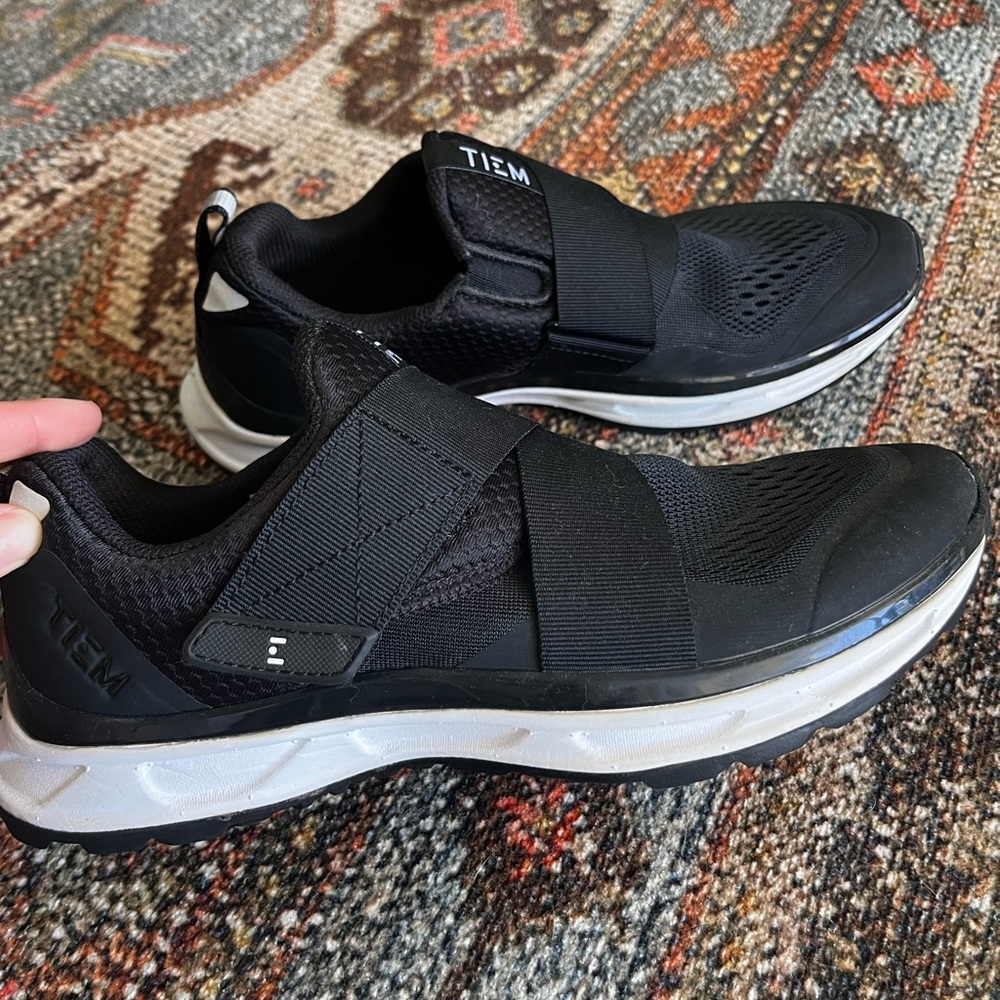 TIEM Black Women's Athletic Cycling Shoes